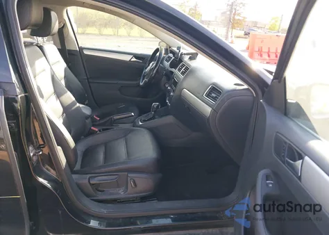 2013 Volkswagen Jetta 2.5L Se z USA, uszkodzony, nr VIN 3VWDP7AJXDM434343